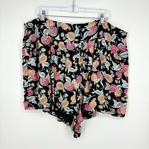 Torrid Size 3 Womens 3X Pull-On Shorts Black Multi Floral Fully Lined Pockets